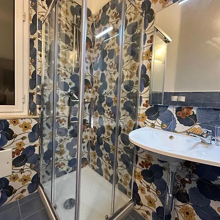 Mary Shelley - Elegant 2 Bedrooms With Balcony * 斯培西亚