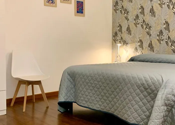 Mary Shelley - Elegant 2 Bedrooms With Balcony